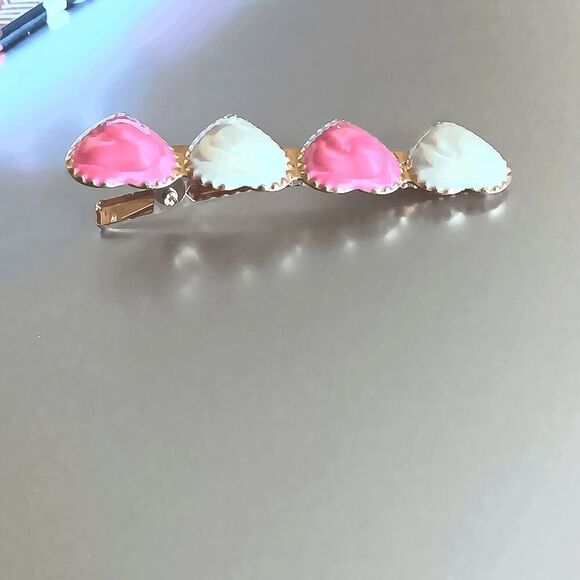 2/$21 *New* 2 Piece Heart Hair Ladies Accessory Set - Picture 3 of 13